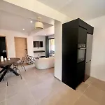 בית נופש Maison Di Fiori, Location Neuve Avec Piscine פורטו-וישיו