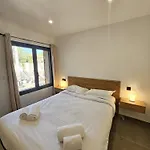 Maison Di Fiori, Location Neuve Avec Piscine בית נופש