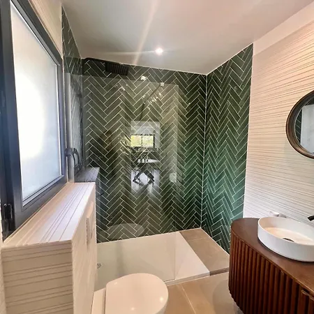 Maison Di Fiori, Location Neuve Avec Piscine Vakantiehuis