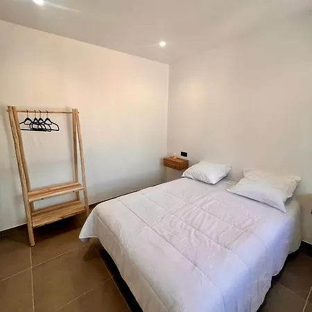 Vakantiehuis Maison Di Fiori, Location Neuve Avec Piscine Porto-Vecchio (Corsica)