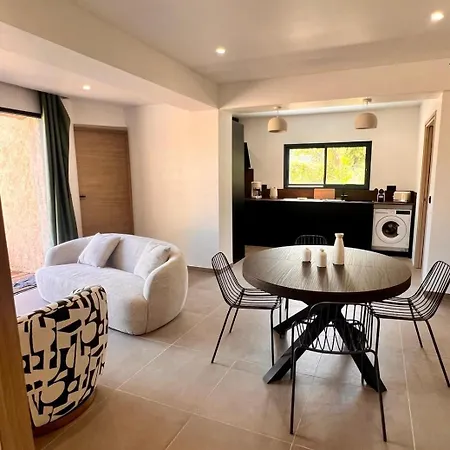 Vakantiehuis Maison Di Fiori, Location Neuve Avec Piscine Porto-Vecchio (Corsica)