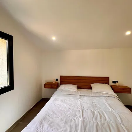 Maison Di Fiori, Location Neuve Avec Piscine Hébergement de vacances
