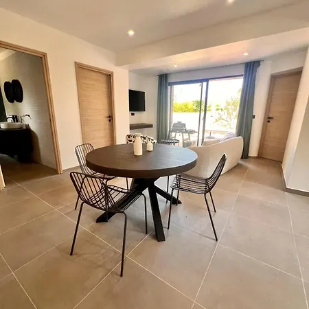 Vakantiehuis Maison Di Fiori, Location Neuve Avec Piscine