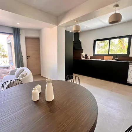 Vakantiehuis Maison Di Fiori, Location Neuve Avec Piscine Porto-Vecchio (Corsica)