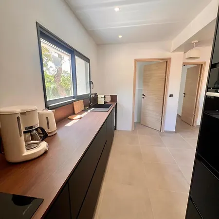 Vakantiehuis Maison Di Fiori, Location Neuve Avec Piscine Porto-Vecchio (Corsica)