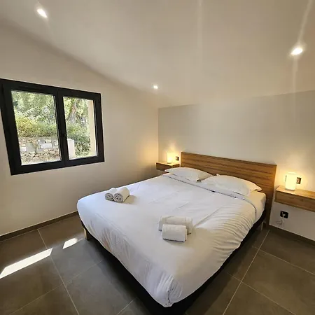 Maison Di Fiori, Location Neuve Avec Piscine Vakantiehuis