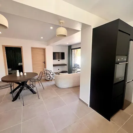 Maison Di Fiori, Location Neuve Avec Piscine * Порто-Веккьо