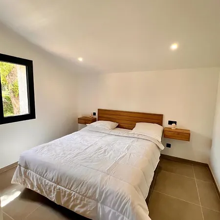 Maison Di Fiori, Location Neuve Avec Piscine Порто-Веккьо