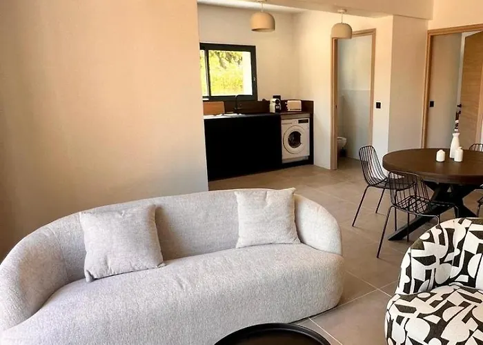Maison Di Fiori, Location Neuve Avec Piscine Feriehus *