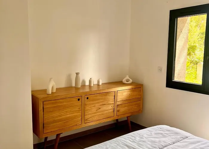 Prázdninový dům Maison Di Fiori, Location Neuve Avec Piscine