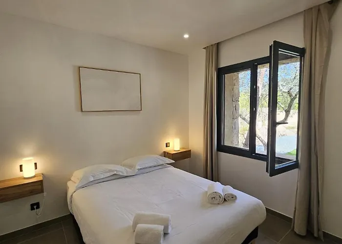 Feriehus Maison Di Fiori, Location Neuve Avec Piscine Porto-Vecchio (Corsica)