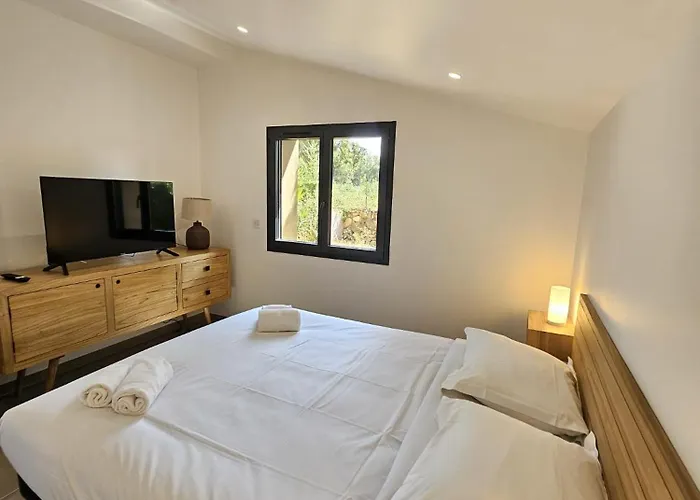 Feriehus Maison Di Fiori, Location Neuve Avec Piscine Porto-Vecchio (Corsica)