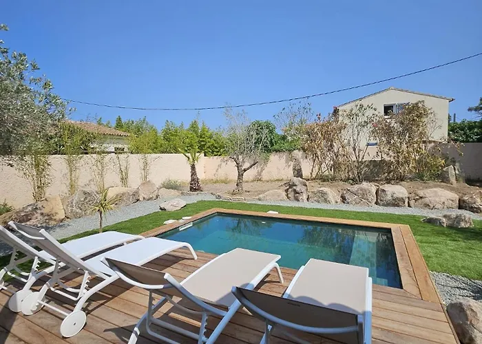 Maison Di Fiori, Location Neuve Avec Piscine Feriehus